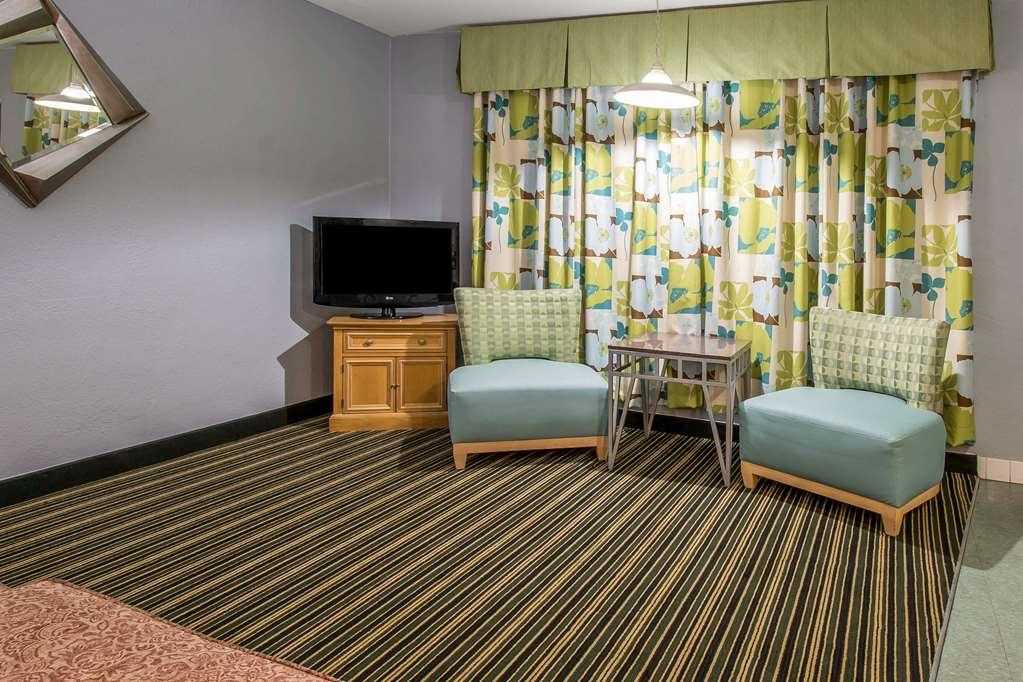 Rodeway Inn & Suites Winter Haven Chain Of Lakes Szoba fotó