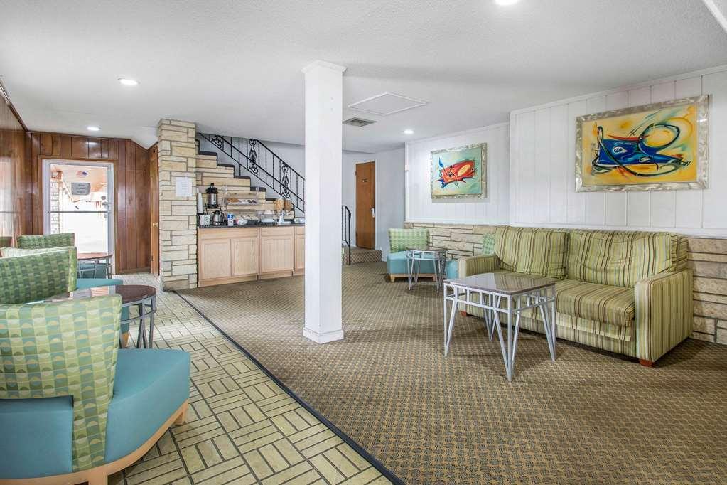 Rodeway Inn & Suites Winter Haven Chain Of Lakes Beltér fotó