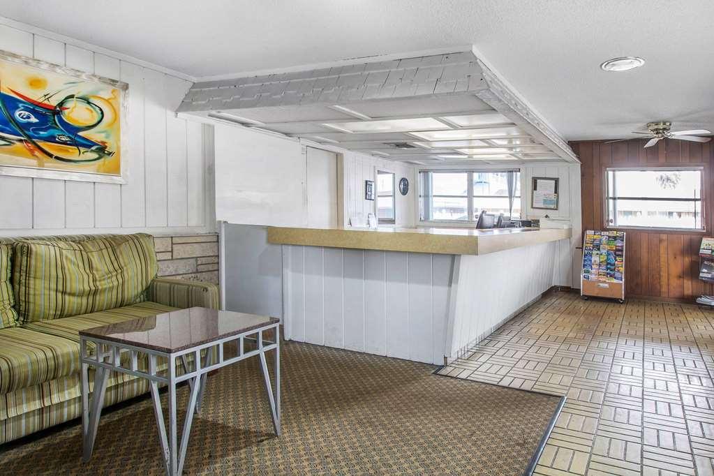 Rodeway Inn & Suites Winter Haven Chain Of Lakes Beltér fotó