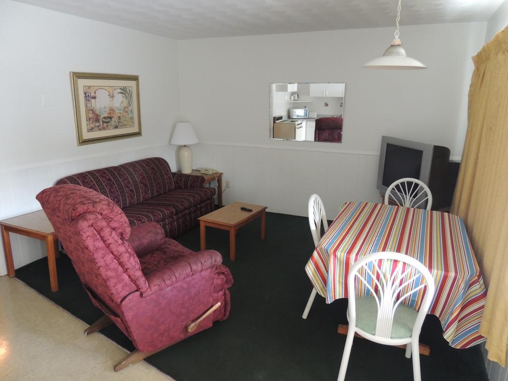 Rodeway Inn & Suites Winter Haven Chain Of Lakes Szoba fotó