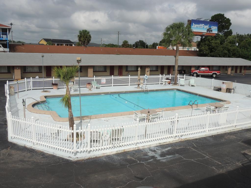Rodeway Inn & Suites Winter Haven Chain Of Lakes Szoba fotó
