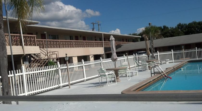 Rodeway Inn & Suites Winter Haven Chain Of Lakes Kültér fotó