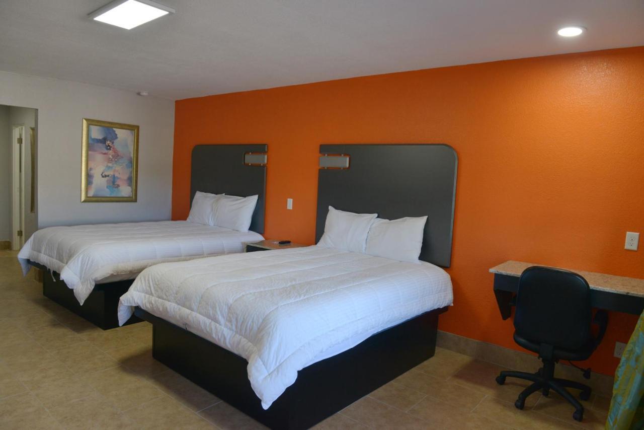 Rodeway Inn & Suites Winter Haven Chain Of Lakes Kültér fotó