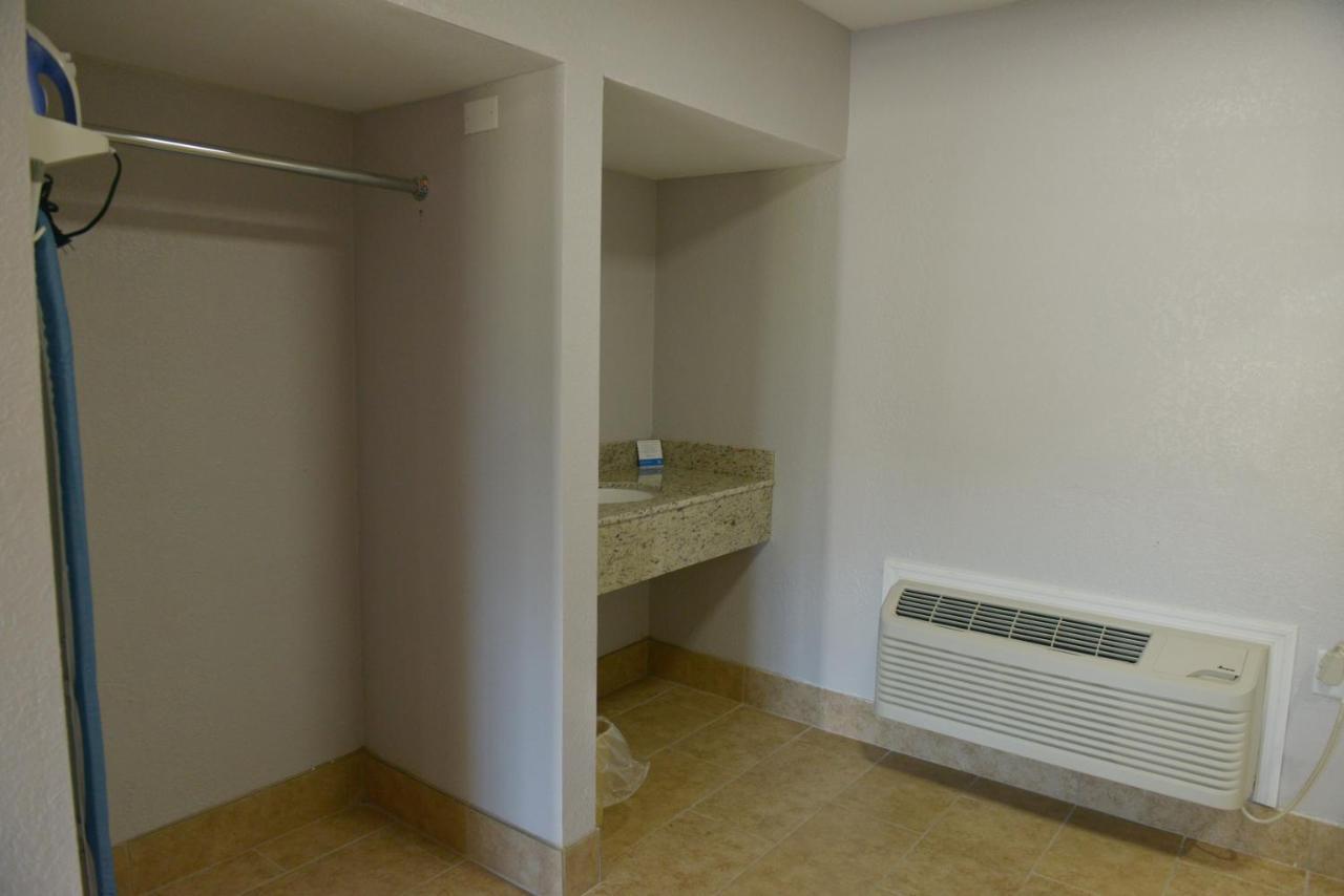 Rodeway Inn & Suites Winter Haven Chain Of Lakes Kültér fotó