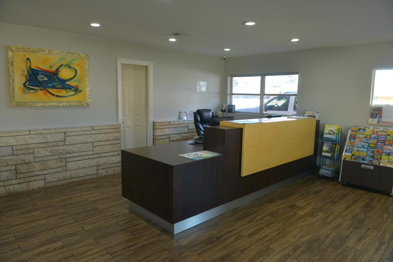 Rodeway Inn & Suites Winter Haven Chain Of Lakes Kültér fotó