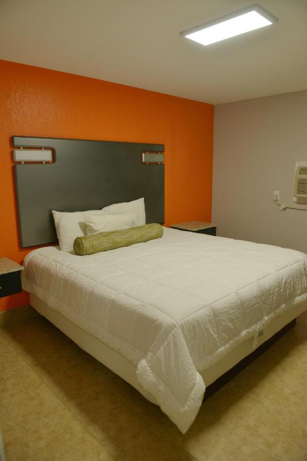 Rodeway Inn & Suites Winter Haven Chain Of Lakes Kültér fotó