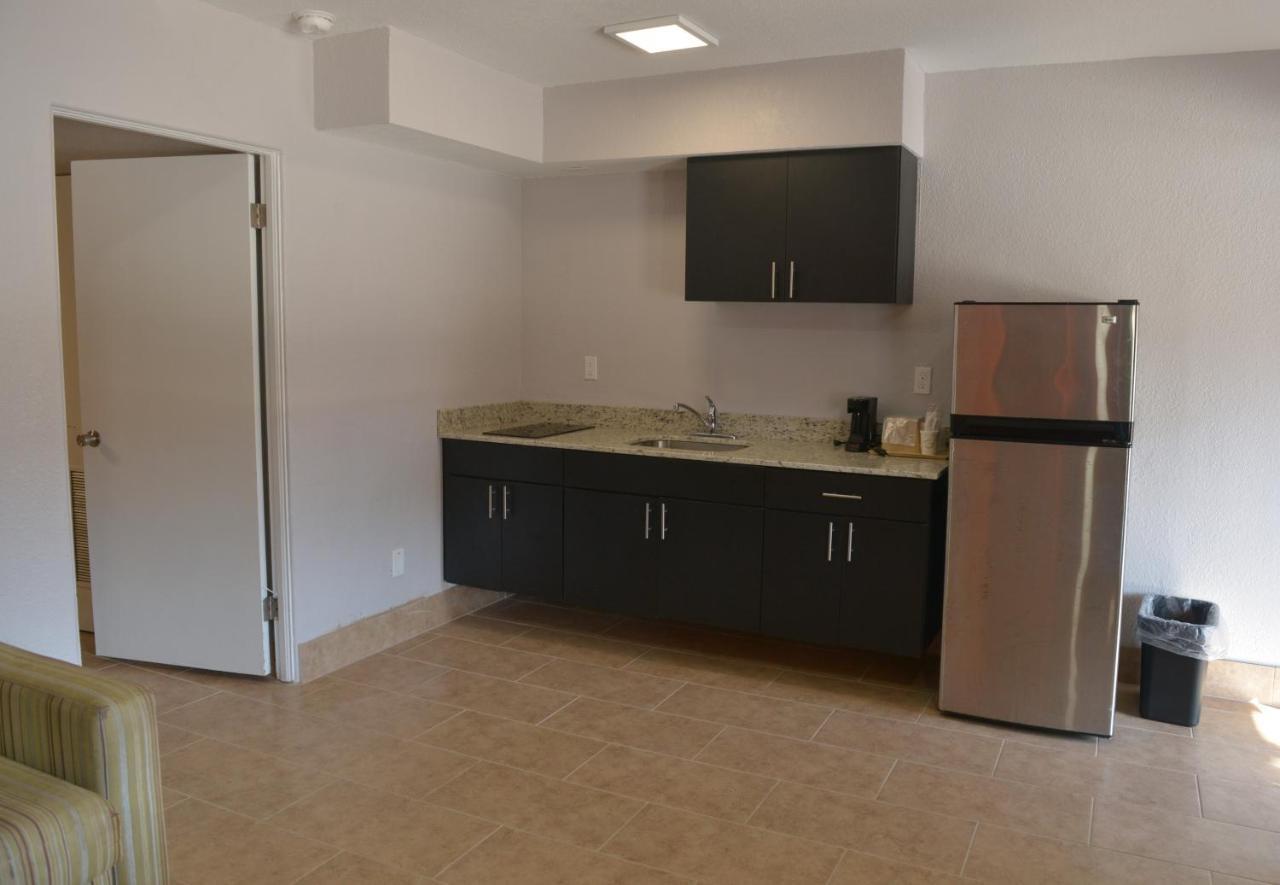 Rodeway Inn & Suites Winter Haven Chain Of Lakes Kültér fotó